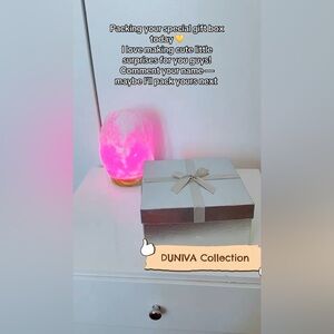 Get your cute gift boxes 

Girls, you need to see what’s inside this box 👀